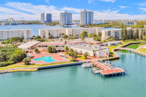 Купить кондоминиум в Авентура, Флорида 1 спальня, 75.9м2, № 1992499 - фото 30