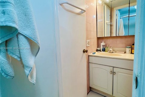 Купить кондоминиум в Майами-Бич, Флорида 2 спальни, 79.43м2, № 2004230 - фото 13