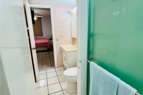 Купить кондоминиум в Майами-Бич, Флорида 2 спальни, 79.43м2, № 2004230 - фото 12