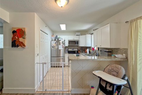 Condo in Cutler Bay, Florida, 3 bedrooms  № 1936891 - photo 13