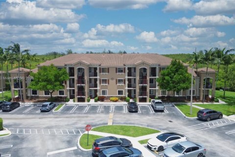 Condo in Cutler Bay, Florida, 3 bedrooms  № 1936891 - photo 4