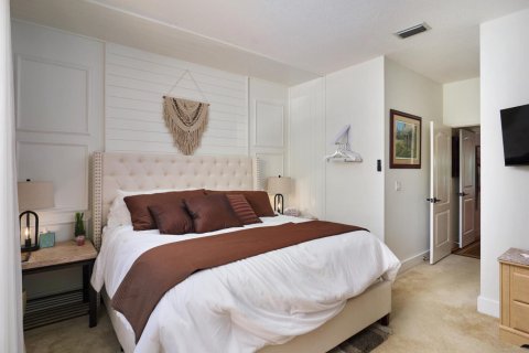 House in West Palm Beach, Florida 3 bedrooms, 151.62 sq.m. № 2169955 - photo 11