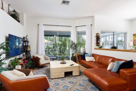 House in West Palm Beach, Florida 3 bedrooms, 151.62 sq.m. № 2169955 - photo 2