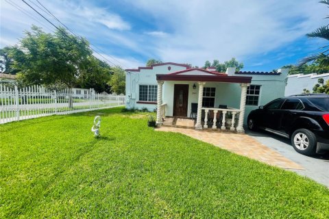Villa ou maison à Miami, Floride 3 chambres, 136.47 m2 № 2039861