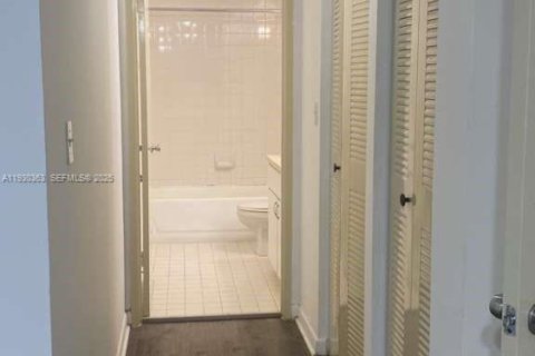 Condominio en venta en Miami Beach, Florida, 2 dormitorios, 92.9 m2 № 2034253 - foto 28