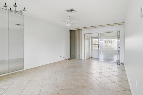 Copropriété à vendre à West Palm Beach, Floride: 1 chambre, 56.76 m2 № 2077508 - photo 5