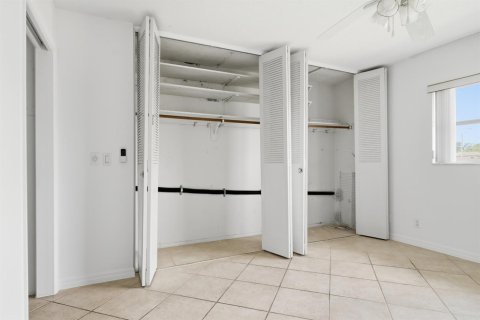 Copropriété à vendre à West Palm Beach, Floride: 1 chambre, 56.76 m2 № 2077508 - photo 16