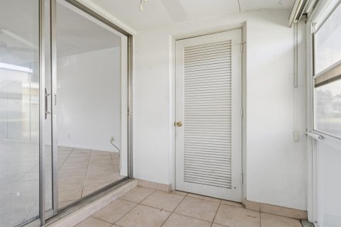 Copropriété à vendre à West Palm Beach, Floride: 1 chambre, 56.76 m2 № 2077508 - photo 18