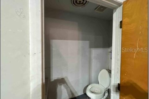Propiedad comercial en venta en Gainesville, Florida, 709.12 m2 № 1885146 - foto 7