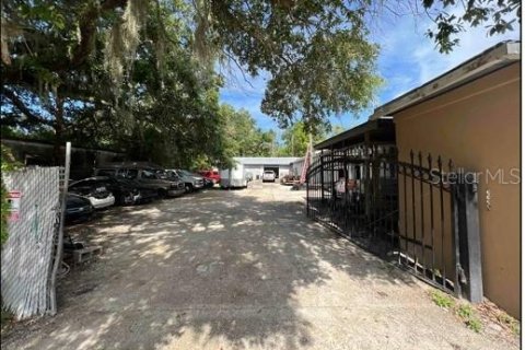 Propiedad comercial en venta en Gainesville, Florida, 709.12 m2 № 1885146 - foto 13