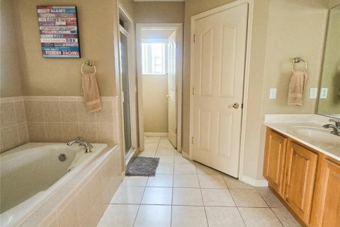 House in Davenport, Florida 4 bedrooms, 209.77 sq.m. № 1839837 - photo 11