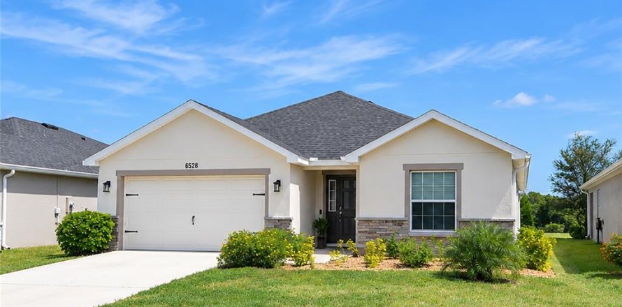 House in Parrish, Florida 3 bedrooms, 186.45 sq.m. № 2394455