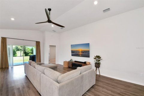 House in Parrish, Florida 3 bedrooms, 186.45 sq.m. № 2394455 - photo 12