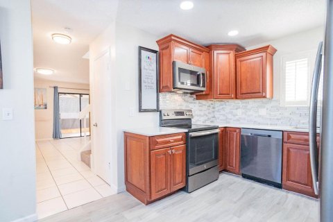 Townhouse in Stuart, Florida 2 bedrooms, 116.13 sq.m. № 2084179 - photo 11