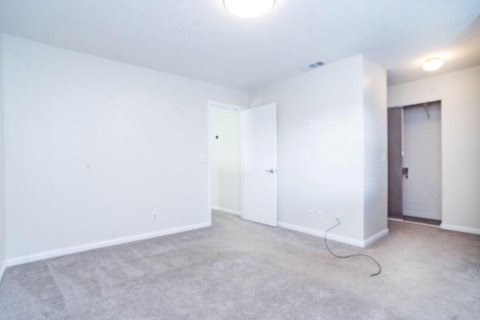 Townhouse in Stuart, Florida 2 bedrooms, 116.13 sq.m. № 2084179 - photo 17