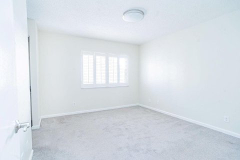 Townhouse in Stuart, Florida 2 bedrooms, 116.13 sq.m. № 2084179 - photo 15