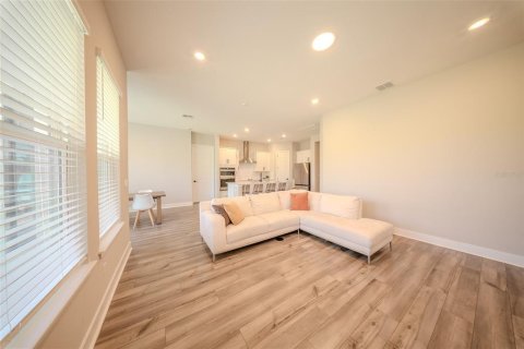 House in Winter Garden, Florida 3 bedrooms, 192.49 sq.m. № 1755391 - photo 7