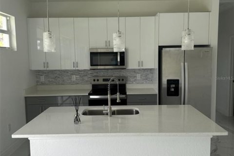 Casa en alquiler en Lehigh Acres, Florida, 3 dormitorios, 152.17 m2 № 1642879 - foto 8