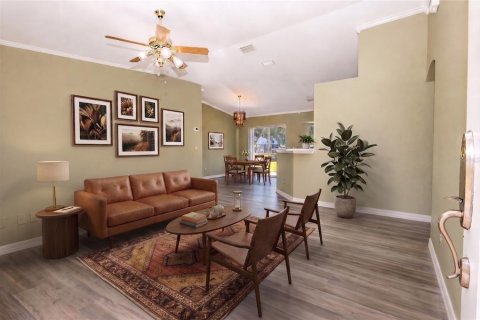 House in Punta Gorda, Florida 3 bedrooms, 113.71 sq.m. № 2202483 - photo 2