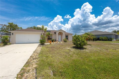 House in Punta Gorda, Florida 3 bedrooms, 113.71 sq.m. № 2202483 - photo 16