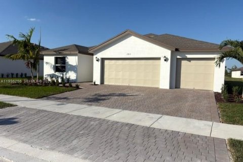 House in Homestead, Florida 4 bedrooms № 1994267 - photo 3