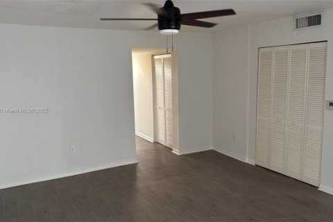 Снять в аренду кондоминиум в Майами-Бич, Флорида 1 спальня, 57.13м2, № 1957750 - фото 3