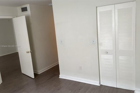 Снять в аренду кондоминиум в Майами-Бич, Флорида 1 спальня, 57.13м2, № 1957750 - фото 11