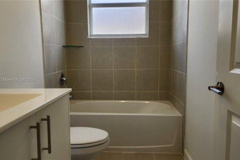 House in Homestead, Florida 4 bedrooms № 2013226 - photo 19