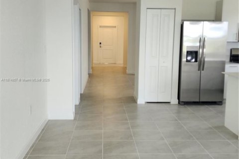 House in Homestead, Florida 4 bedrooms № 2013226 - photo 8