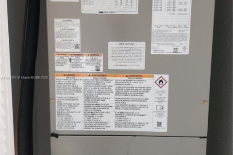 House in Homestead, Florida 4 bedrooms № 2013226 - photo 30