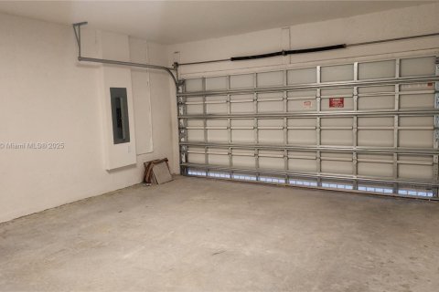 House in Homestead, Florida 4 bedrooms № 2013226 - photo 29