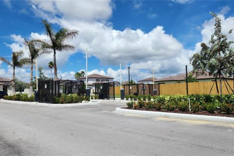 House in Homestead, Florida 4 bedrooms № 2013226 - photo 4