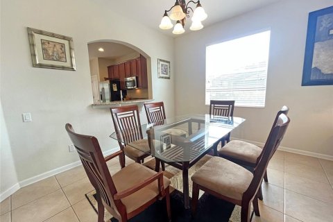 Villa ou maison à vendre à Kissimmee, Floride: 6 chambres, 261.24 m2 № 1841862 - photo 9