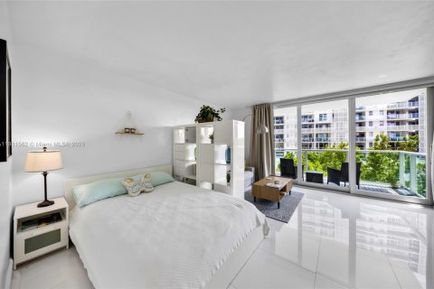 Copropriété à louer à Miami Beach, Floride: 50.45 m2 № 1967981 - photo 5