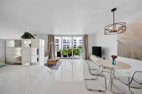 Copropriété à louer à Miami Beach, Floride: 50.45 m2 № 1967981 - photo 4