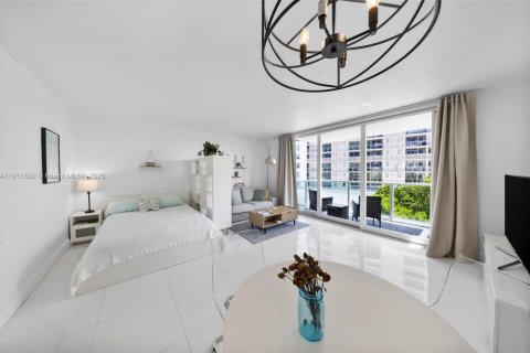 Copropriété à louer à Miami Beach, Floride: 50.45 m2 № 1967981 - photo 8