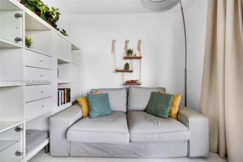 Copropriété à louer à Miami Beach, Floride: 50.45 m2 № 1967981 - photo 12