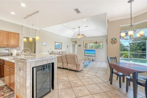 Villa ou maison à vendre à Bradenton, Floride: 4 chambres, 240.25 m2 № 2308307 - photo 9