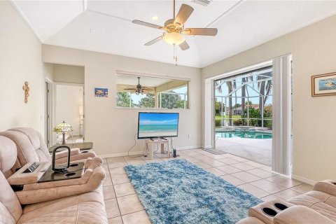 Villa ou maison à vendre à Bradenton, Floride: 4 chambres, 240.25 m2 № 2308307 - photo 11
