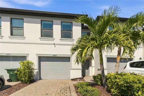 Townhouse in Sarasota, Florida 3 bedrooms, 151.99 sq.m. № 2391555 - photo 2