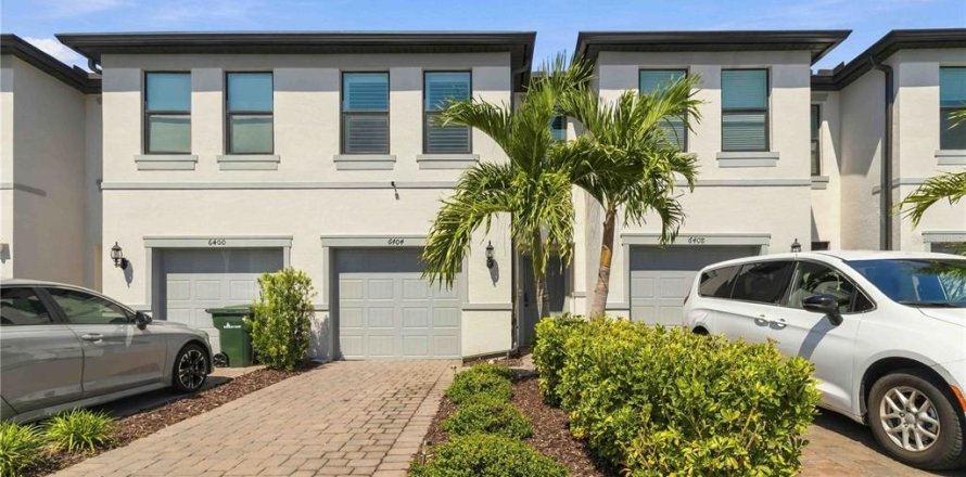 Townhouse in Sarasota, Florida 3 bedrooms, 151.99 sq.m. № 2391555
