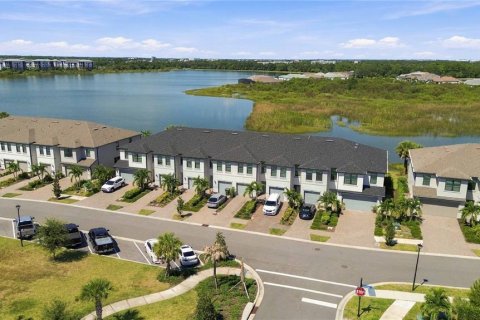 Townhouse in Sarasota, Florida 3 bedrooms, 151.99 sq.m. № 2391555 - photo 3