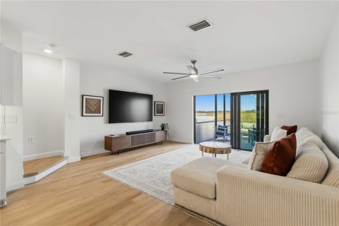 Townhouse in Sarasota, Florida 3 bedrooms, 151.99 sq.m. № 2391555 - photo 27