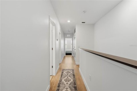 Townhouse in Sarasota, Florida 3 bedrooms, 151.99 sq.m. № 2391555 - photo 11