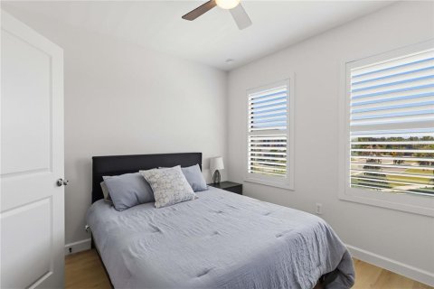 Townhouse in Sarasota, Florida 3 bedrooms, 151.99 sq.m. № 2391555 - photo 16