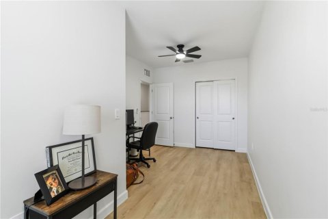 Townhouse in Sarasota, Florida 3 bedrooms, 151.99 sq.m. № 2391555 - photo 13