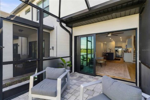 Townhouse in Sarasota, Florida 3 bedrooms, 151.99 sq.m. № 2391555 - photo 4