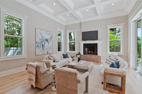 House in Tampa, Florida 5 bedrooms, 691.01 sq.m. № 2395893 - photo 22