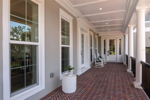 House in Tampa, Florida 5 bedrooms, 691.01 sq.m. № 2395893 - photo 8