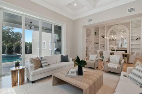 House in Tampa, Florida 5 bedrooms, 691.01 sq.m. № 2395893 - photo 20